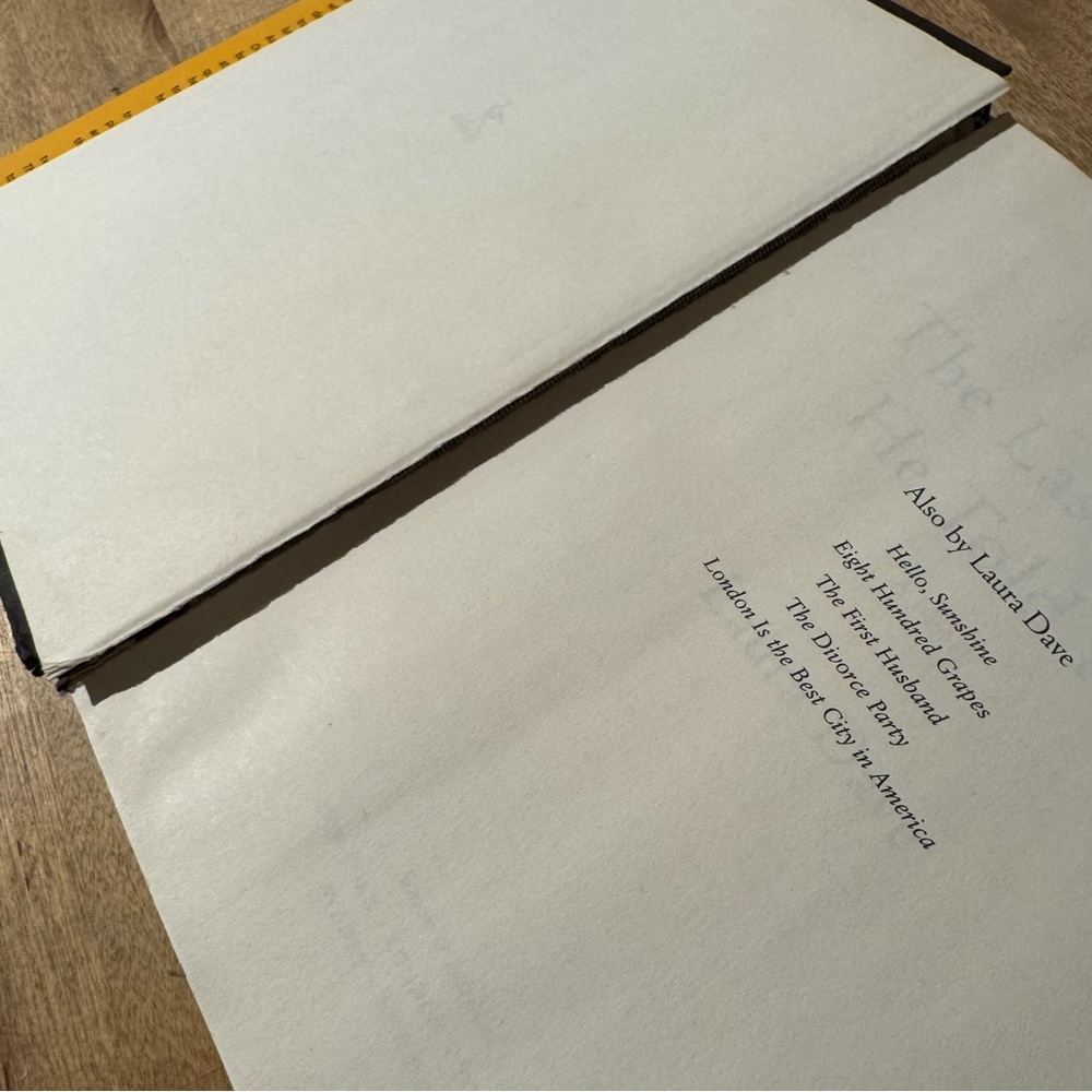 The Last Thing He Told Me by Laura Dave - Hardback - Picture 4 of 4